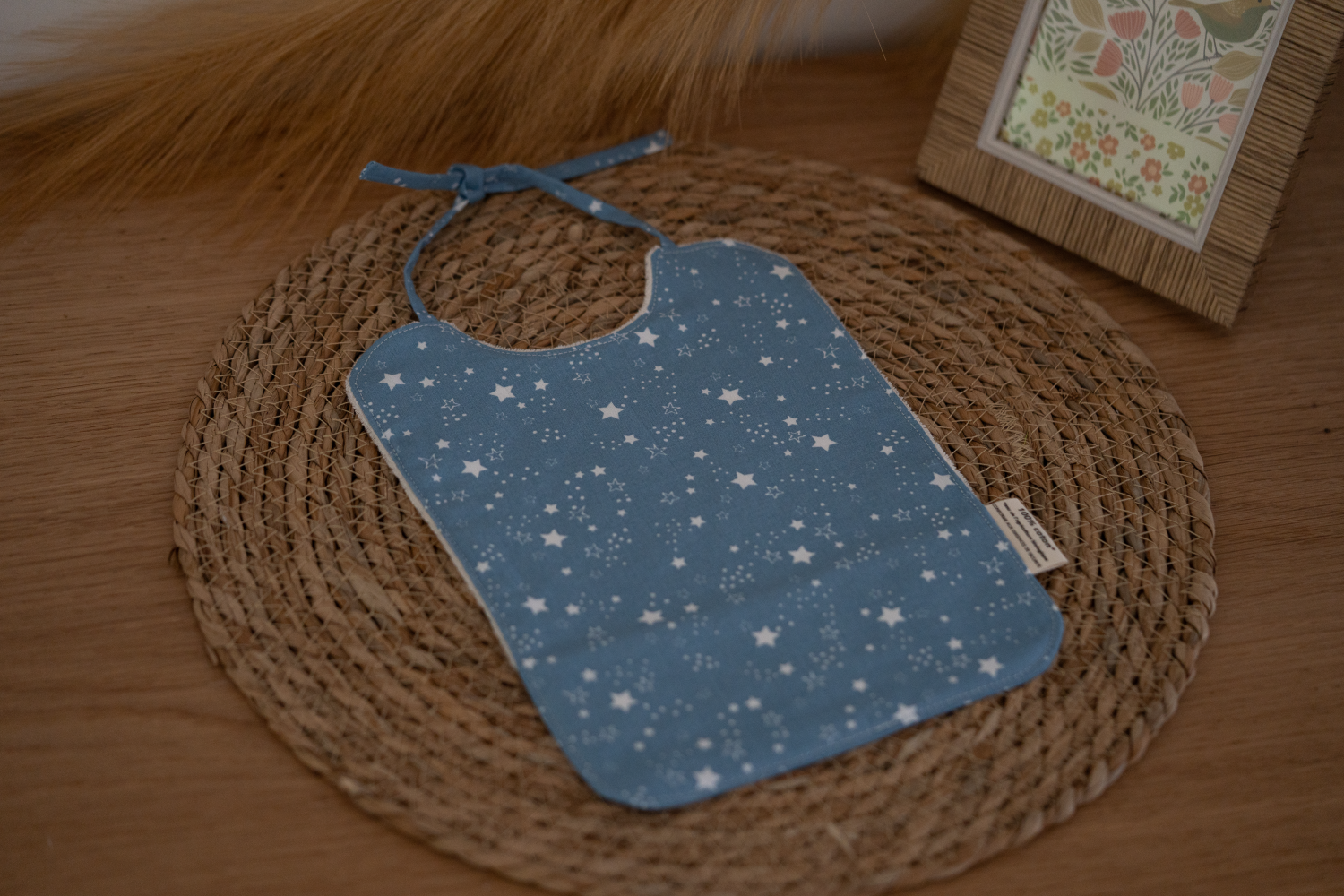 Bavoir Bébé Bleu en Coton Bio « Ciel Étoilé » – Image 2